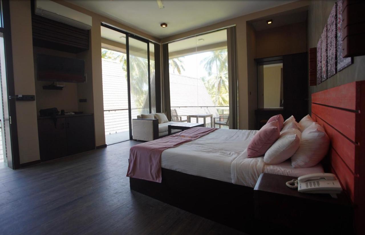 Soluna Beach Resort Marawila Exterior foto